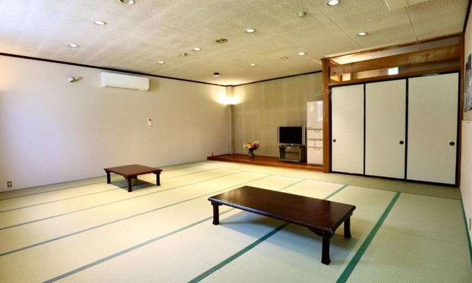 Iida Hotel | 1 night with breakfast Family room with shared b/Kitaazumi-gun Nagano