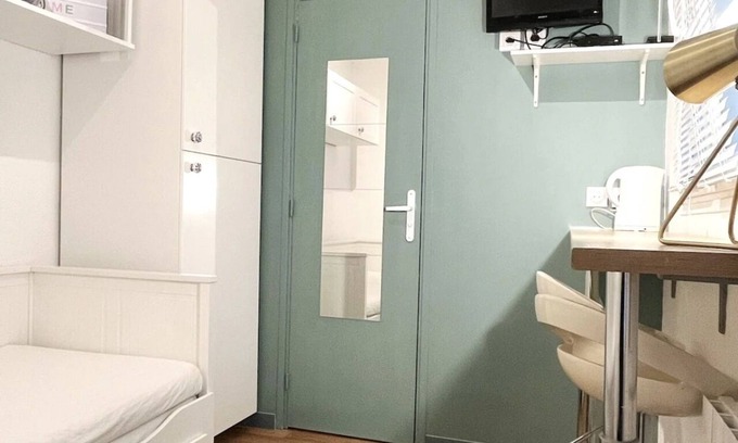 Montreuil Apartment | #1 Petit Studio à Proximité du Métro et de Paris🚶