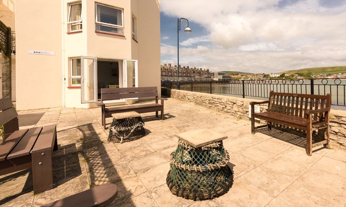 Swanage Apartment | 1 Quayside Court Swanage, 3 bedrooms, superb sea views, ground floor, 2 parking spaced. Great locati