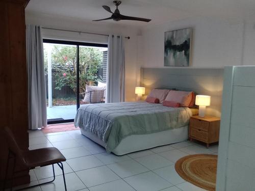 Long Jetty House | 1 queen bed private bathroom own entrance