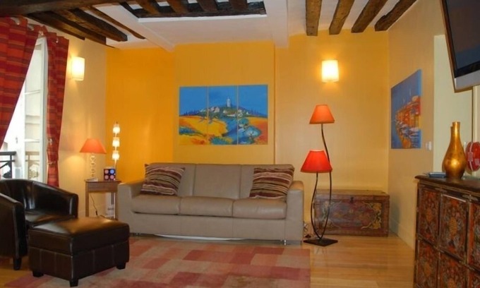Latin Apartment | #1 Reviews! Air Con. Latin Quartr. Sleep 4. Hostess!