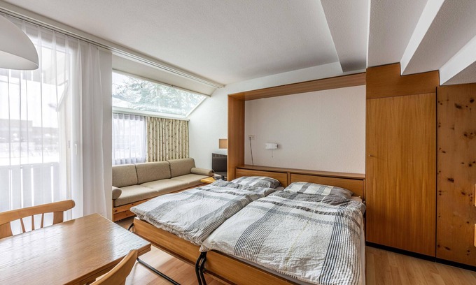 Savognin Apartment | 1 room apartment for 1 - 3 people with a view of the ski slope