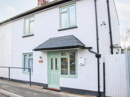 Four Crosses House | 1 Sarnwen Cottages