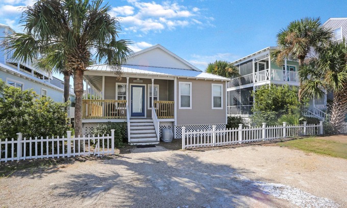Port St. Joe House | 1 Story SF Home in Barrier Dunes, Pet Friendly by Playground ~ Totally Beachin'