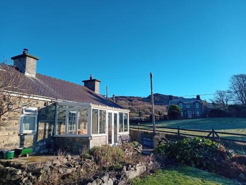 Garndolbenmaen House | 1 Tan Y Coed