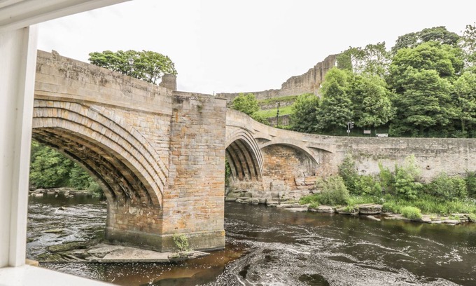 Barnard Castle Cottage | 1 THE RIVERSIDE, pet friendly in Barnard Castle