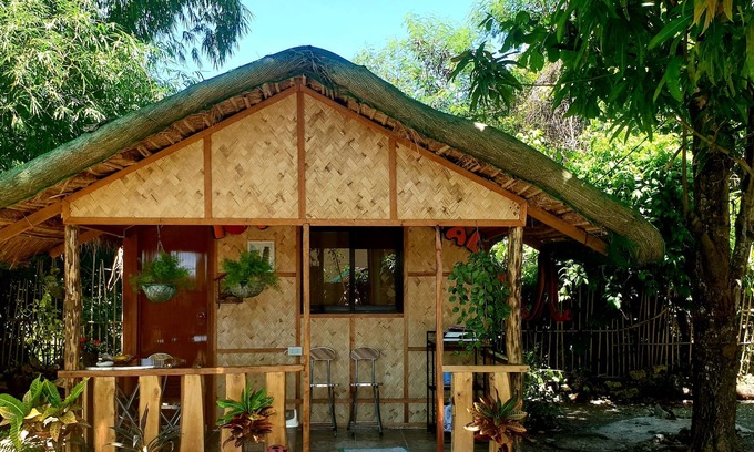 Lucap RV Rental | #1 Traditional Filipino Kubo Hut near 100 Islands Wharf