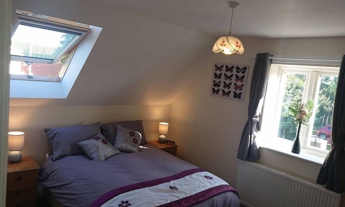 Long Sutton Apartment | 1 Wood Yard Cottages. 2 Bedroom, Large lounge