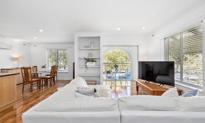 South Perth Apartment | 10/17 Richardson Street, South Perth