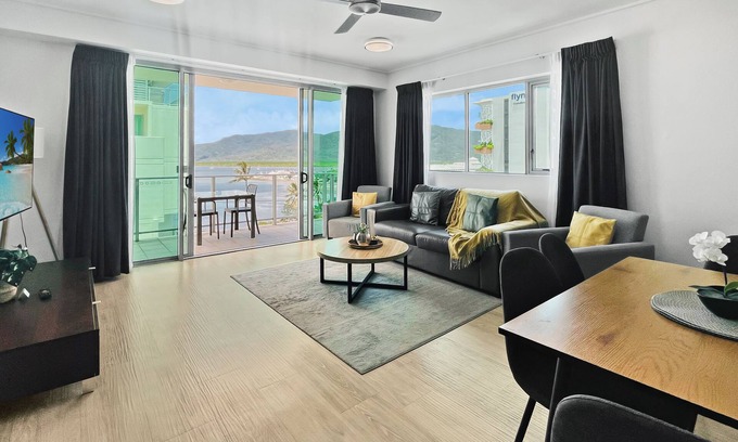 Cairns Central Business District Apartment | '10-B' Cairns Harbour Apartment ~ 2BR 2Bth Pool Gym Wifi