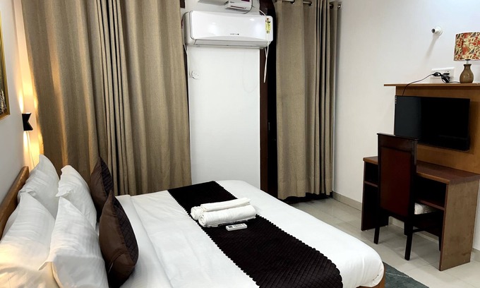 Gurugram Hotel | 10-bedroom hotel in enjoyable Gurugram with AC, WiFi