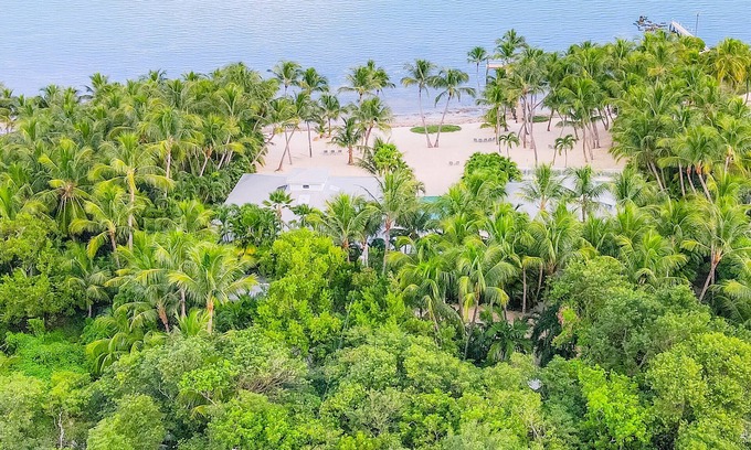 Islamorada Villa | 10 Bedroom Private Ocean Front Estate