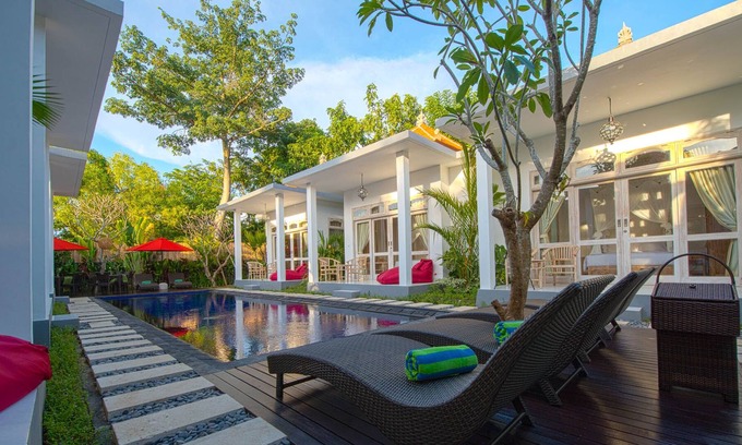Jimbaran Bay Villa | 10 Bedroom Villa for Team Friendly Coworking or Big Family