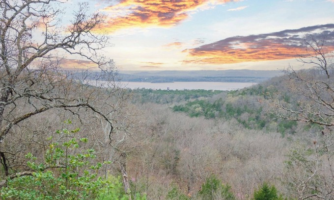 Table Rock House | 10% discount Summer dates ! Branson 4,000 Sq Ft Home with Lake View & Hot Tub