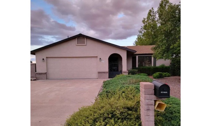 Sierra Vista House | 10 guests- pet friendly