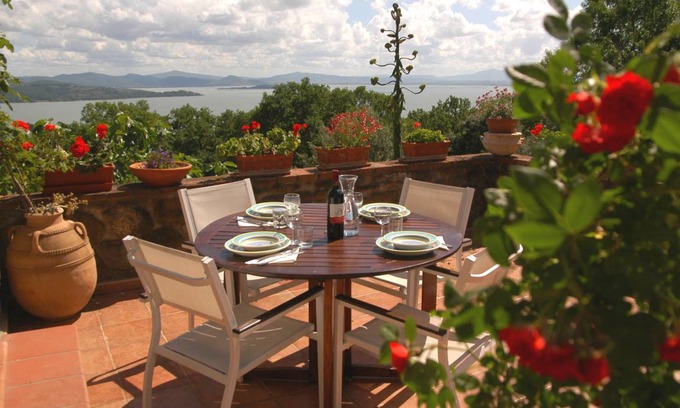 Passignano sul Trasimeno Apartment | 100 m² Apartment ∙ 2 bedrooms ∙ 5 guests