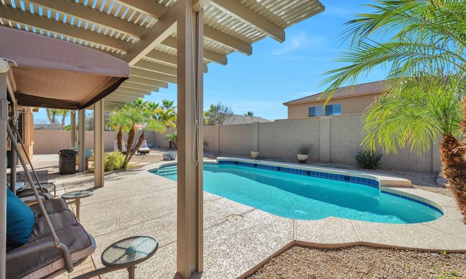 Mesa House | 10 min to Bell Bank Park, 5 min to Eastmark, Hiking, and Activities!