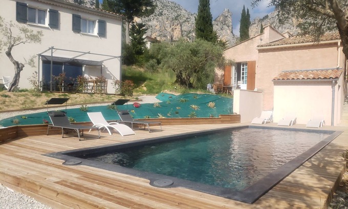 Moustiers-Sainte-Marie House | 10-minute walk from the village, new house with swimming pool and stunning views.