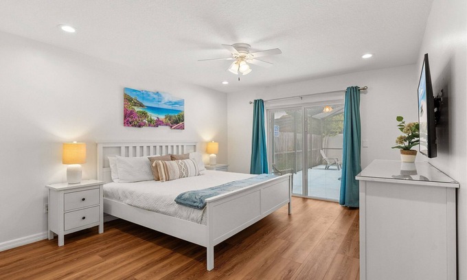 Indian Wells House | 10 Minutes to Disney! Villa with Pool & Game Room