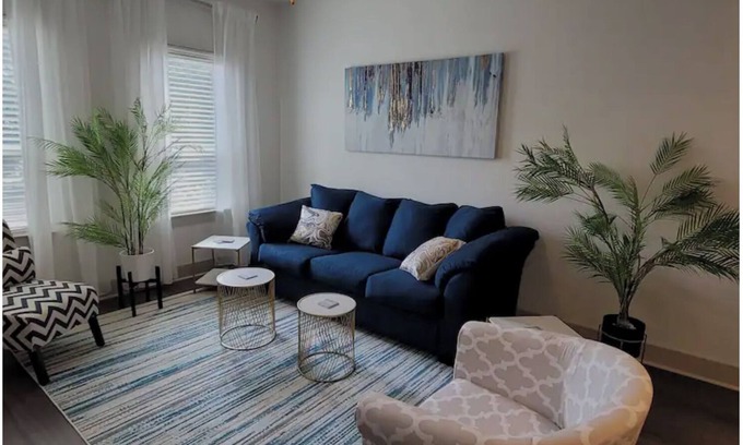 Westside Condo | 10 minutes to Georgia Aquarium, Mercedez Benz Stadium, State Farm Arena