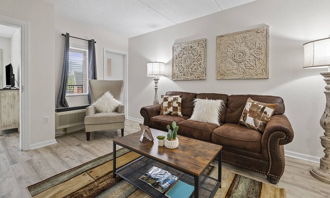 Gatlinburg Condo | 10-Minutes Walk To Gatlinburg Main Attractions W/ Indoor Pool, Hot Tub & Balcony