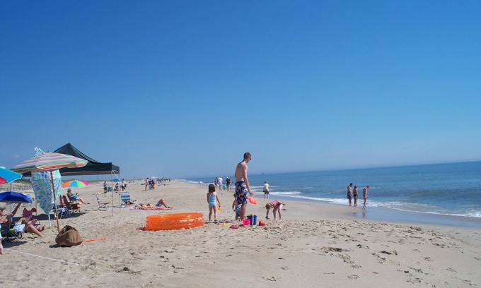 Bethany Beach Condo | 10% off for 1 wk, 20% off for 2 wks, 50 steps to beach, hear the ocean, Deck