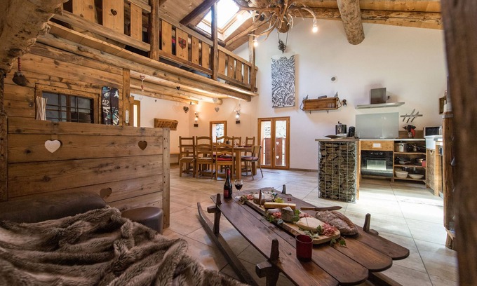 Orelle House | 10 people Chalet 100m² mountain atmosphere, great great winter ski, hiking in summer