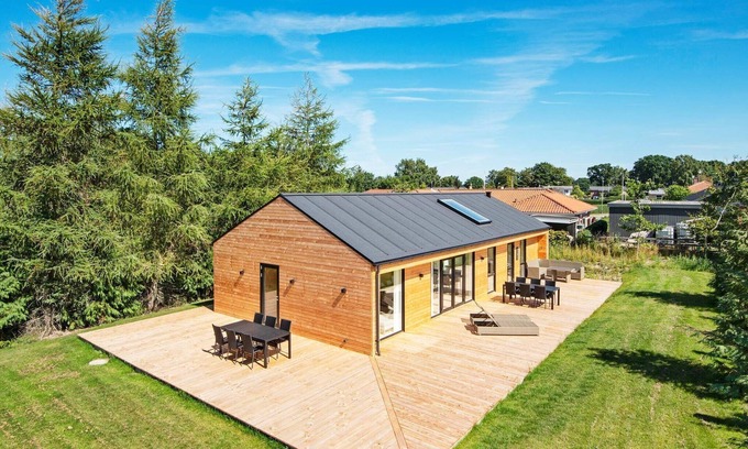 Fjellerup House | 10 person holiday home in Glesborg-By Traum