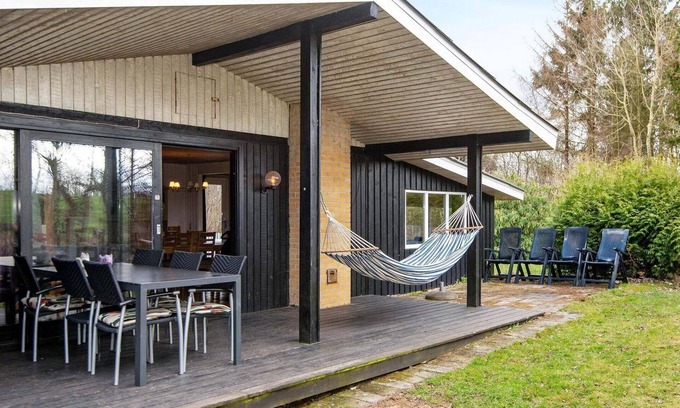 Ronde House | 10 person holiday home in Rønde