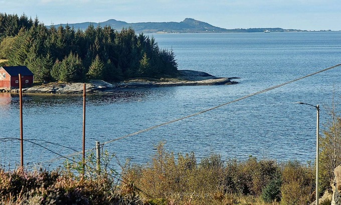 Midsund Municipality House | 10 person holiday home in MIDSUND