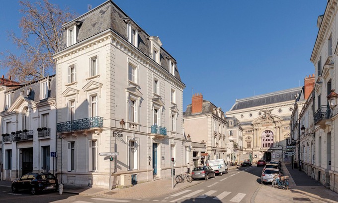 Cathedrale Hotel | 10-room hotel with breakfast. Perfect location in the center, nearby the Opera