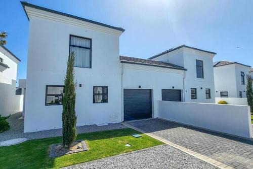 Shelley Point House | 10 Seaview Close, Shelley Point