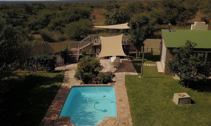 Hammanskraal Villa | 10 sleeper luxury home in the heart of a Big 5 Game Reserve. No loadshedding!
