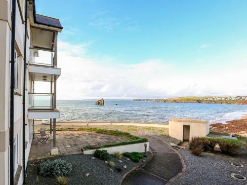 Burgh Island House | 10 Thurlestone Rock