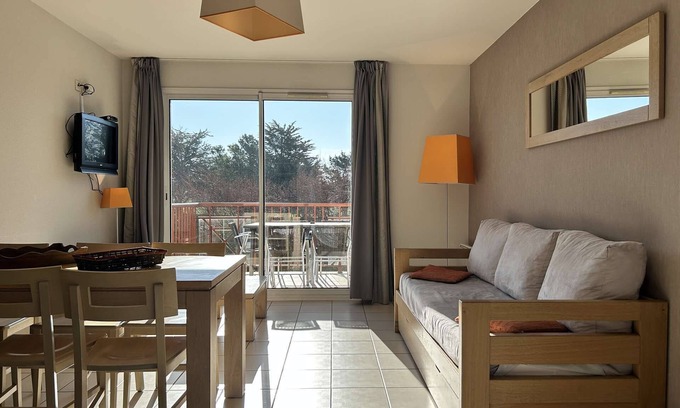 Sables-d'Or-les-Pins Apartment | 100 - 6-room duplex apartment with communal pool.