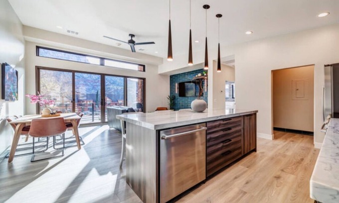 Zion National Park South Entrance Apartment | 100 LaFave-Luxury Suite at Zion: The Sentinel