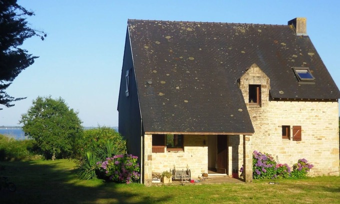 Ile-aux-Moines House | 100 m from the beach, very quiet house, sea view.