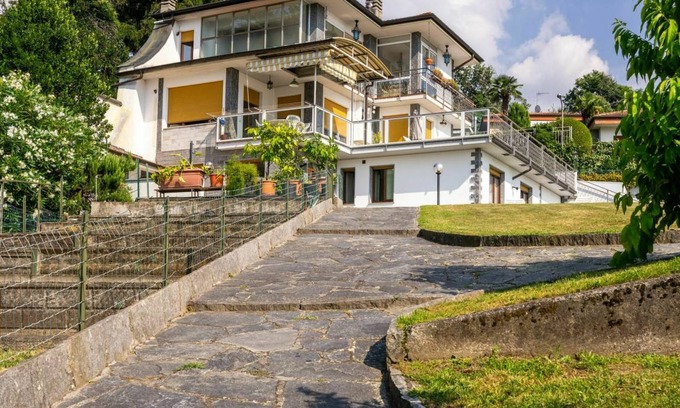 Porto Valtravaglia Apartment | 100 m² Apartment ∙ 2 bedrooms ∙ 5 guests