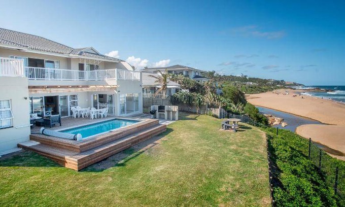 Umhlali Beach Apartment | 100 m² Apartment ∙ 8 bedrooms ∙ 16 guests