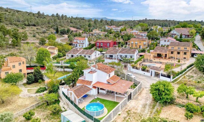 Macastre Apartment | 100 m² Apartment ∙ 1 bedroom ∙ 4 guests