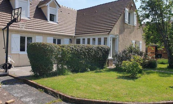 Villejust Apartment | 100 m² Apartment ∙ 1 bedroom ∙ 1 guest