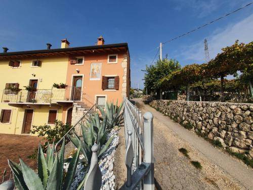 Negrar Apartment | 100 m² Apartment ∙ 2 bedrooms ∙ 4 guests