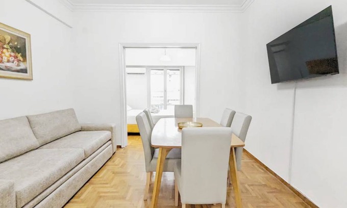 Platia Viktorias Apartment | 100 m² Apartment ∙ 3 bedrooms ∙ 10 guests