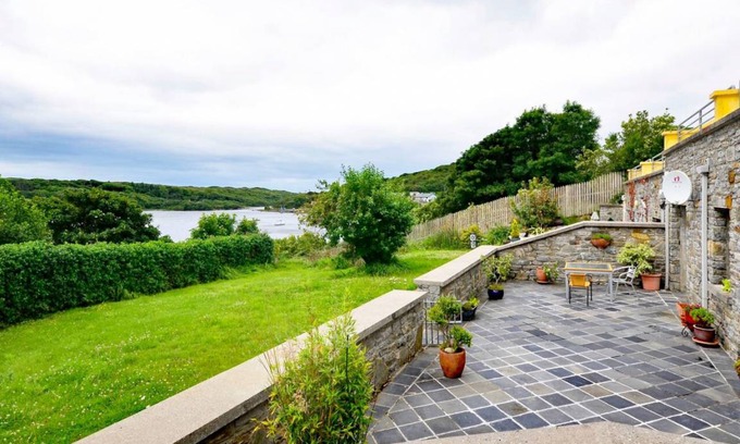 Clifden Apartment | 100 m² Apartment ∙ 3 bedrooms ∙ 5 guests
