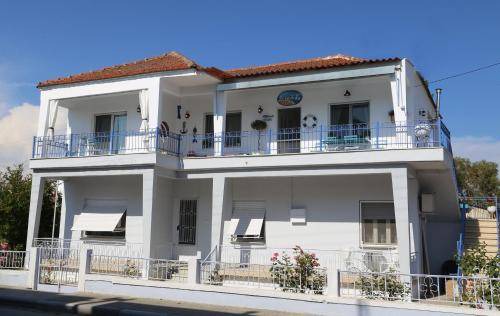 Keramoti Apartment | 100 m² Apartment ∙ 4 bedrooms ∙ 11 guests