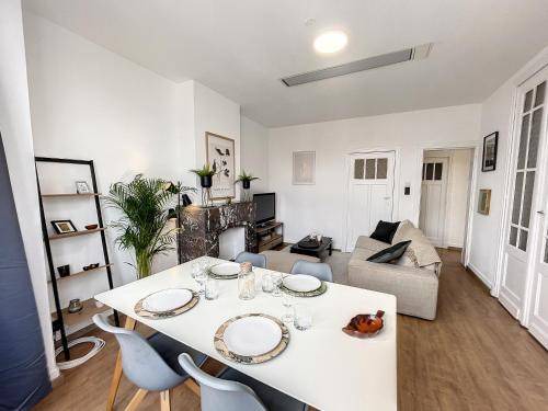 Koekelberg Apartment | 100 m² Apartment ∙ 2 bedrooms ∙ 6 guests