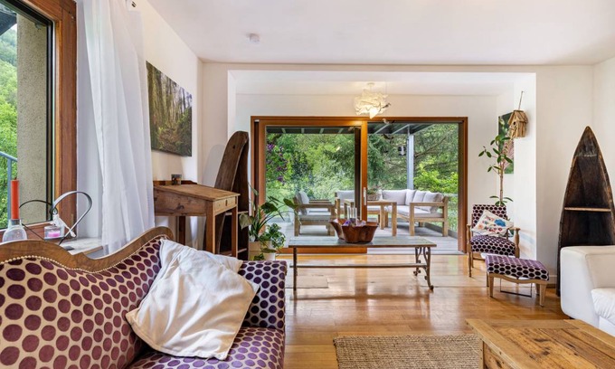 Bad Urach Apartment | 100 m² Apartment ∙ 2 bedrooms ∙ 6 guests