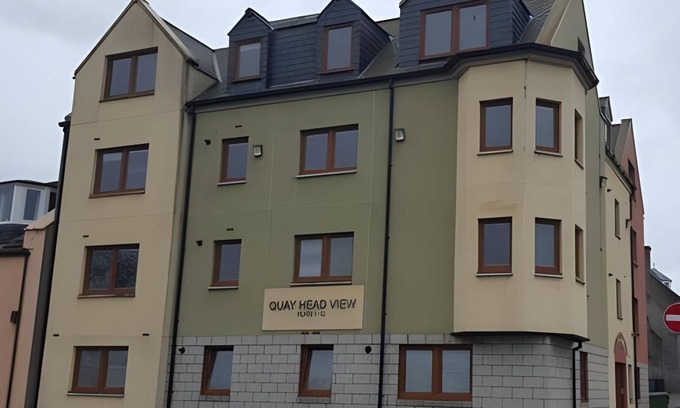 Stranraer Apartment | 100 m² Apartment ∙ 2 bedrooms ∙ 127 guests