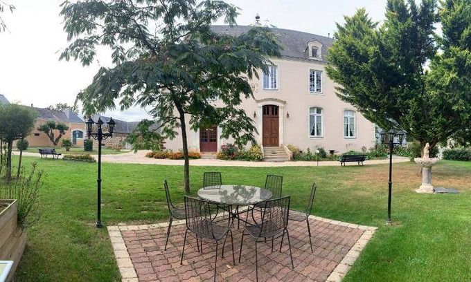 Menil Bed & Breakfast | 100 m² Bed and breakfast ∙ 2 bedrooms ∙ 8 guests