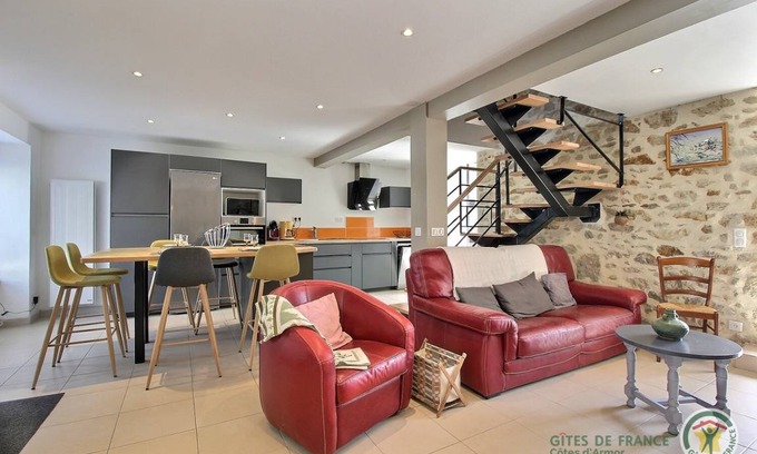 Pleven House | 100 m² Gîte ∙ 3 bedrooms ∙ 6 guests